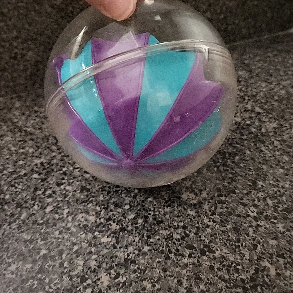 VTG RARE Disney‎ Plastic Rattling Rolling Winnie The Pooh Clear Ball Sensory Toy